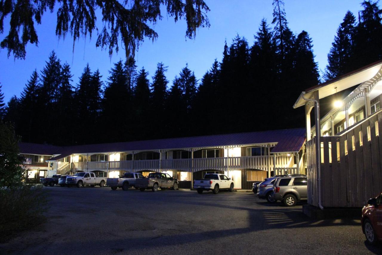 Pioneer Inn By The River Port Hardy Dış mekan fotoğraf