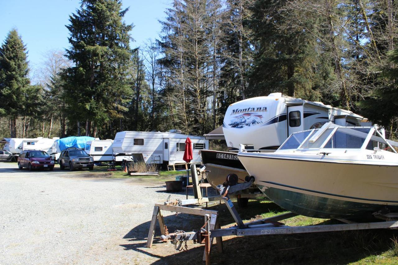 Pioneer Inn By The River Port Hardy Dış mekan fotoğraf